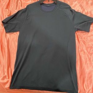 Lululemon T-Shirt